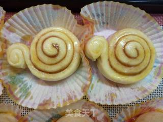 Small Snail Beef Cinnamon Rolls recipe