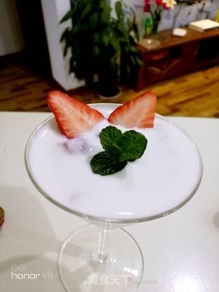 Strawberry Yogurt Cup recipe