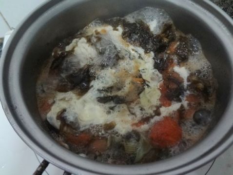 Tomato Seaweed Egg Soup recipe