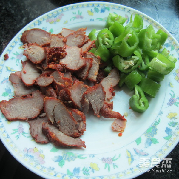Barbecued Pork with Green Pepper recipe