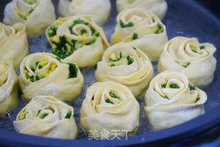 #trust之美# Fried Noodles with Rose Flower in Water recipe