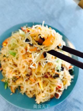 Fried Rice Noodles with Egg recipe