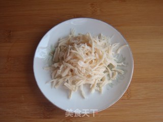 Black Soy Chicken Shredded with Golden Needles recipe