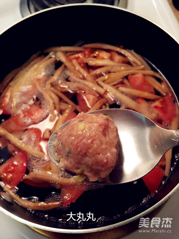 Tomato Yellow Flower Meatball Soup recipe