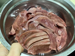 Warm-up and Blood-rich Wolfberry Leaf Pork Liver Soup [zero Cooking] recipe