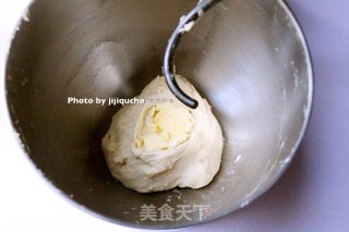 【zhejiang】rabbit Hot Dog Bread#东岭厨机c08# recipe