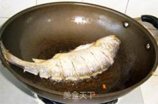 The Classic Flavor of Shandong Cuisine-braised Yellow Croaker in Sauce recipe