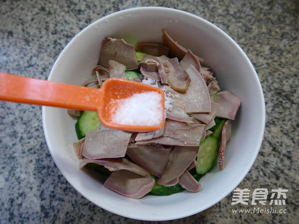 Pig Tongue Mixed with Cucumber recipe