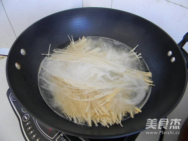 Noodles with Garlic Sauce recipe