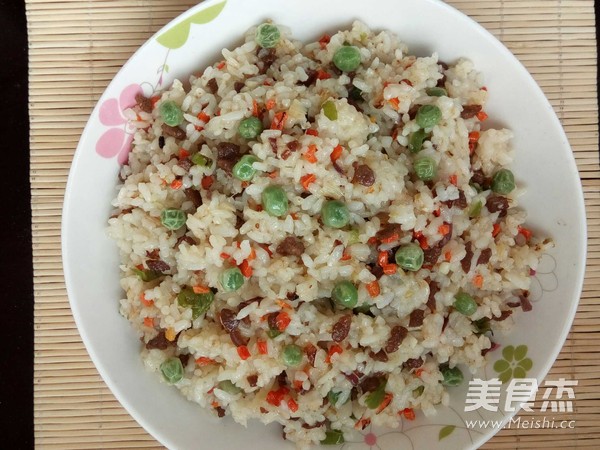 Stir-fried Rice with Beef, Carrot and Pepper recipe