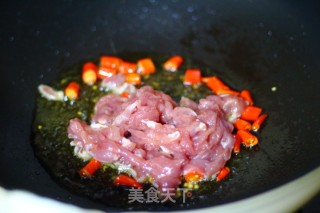 Stir-fried Pork with Garlic recipe