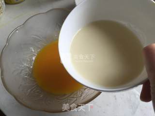 Soy Milk, Sea Cucumber and Shrimp Stewed Egg recipe