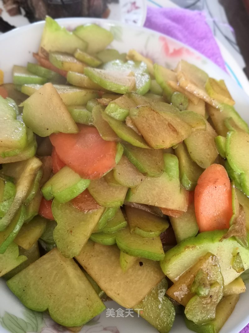 Stir-fried Chayote Slices