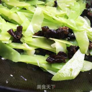 Fried Fungus with Bamboo Shoots recipe
