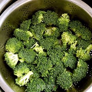 Garlic Broccoli Potato Chips recipe