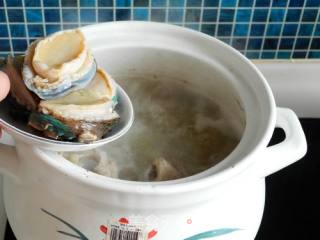 Fresh and Delicious-fresh Abalone in Bone Broth recipe