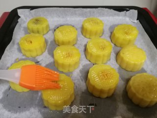 Traditional Moon Cakes (without Inverted Syrup and Liquid Soap) recipe