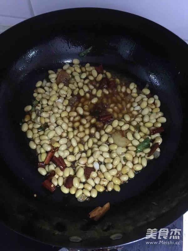 Stir-fried Soybeans with Shredded Mustard Greens recipe