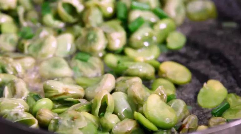 Broad Beans with Scallion Oil recipe