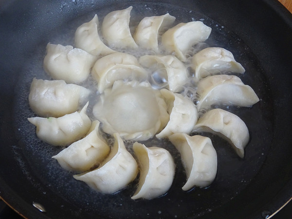 Fried Dumplings with Horn Melon and Egg recipe