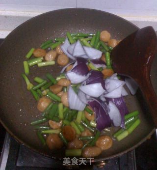 Stir-fried Chicken Balls with Curry Garlic Moss recipe