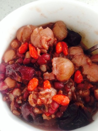 Three Red Longan Red Dates Wolfberry Porridge recipe
