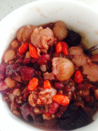 Three Red Longan Red Dates Wolfberry Porridge