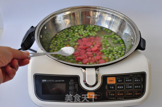 Braised Rice with Pea and Sausage recipe