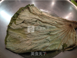 Steamed Chicken with Lotus Leaf recipe