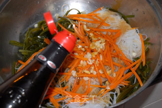 【summer Cold Dishes】chilled Rice Noodles with Shredded Kelp recipe