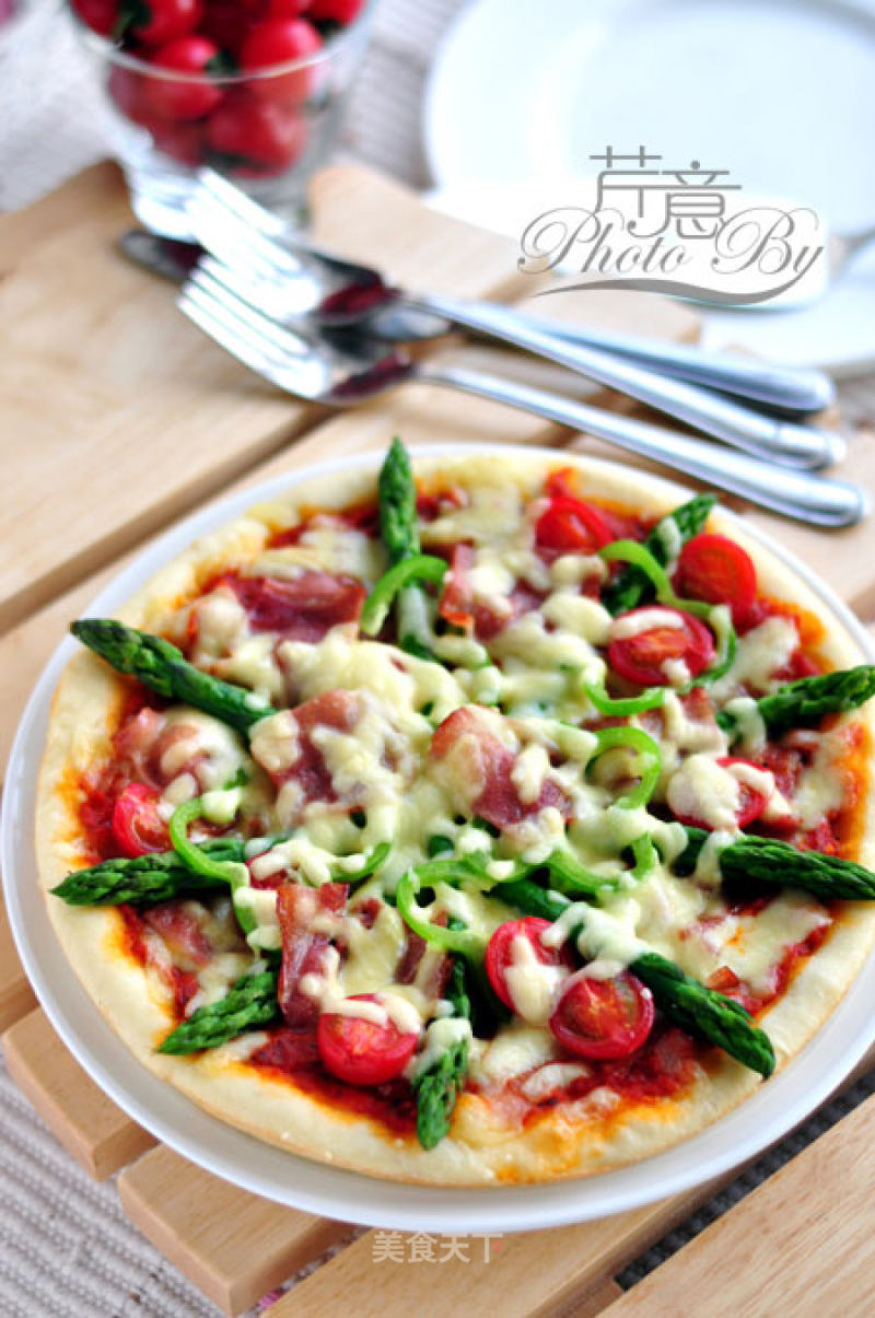 Crispy Pizza with Bacon and Colorful Vegetables
