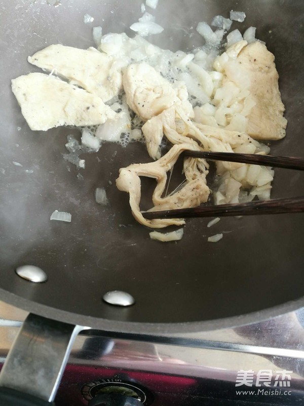 Fried Chicken Breast and Tomato Noodles recipe