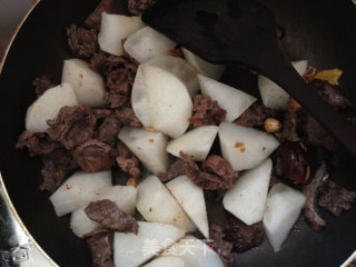 Stewed Beef Brisket with Broccoli and Radish recipe