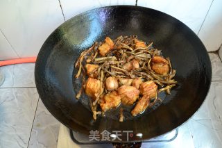 Braised Pork Belly with Dried Beans recipe