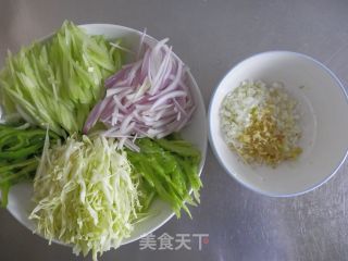 [kaifeng] Specialty Snacks-fried Noodles with Egg Rolls recipe