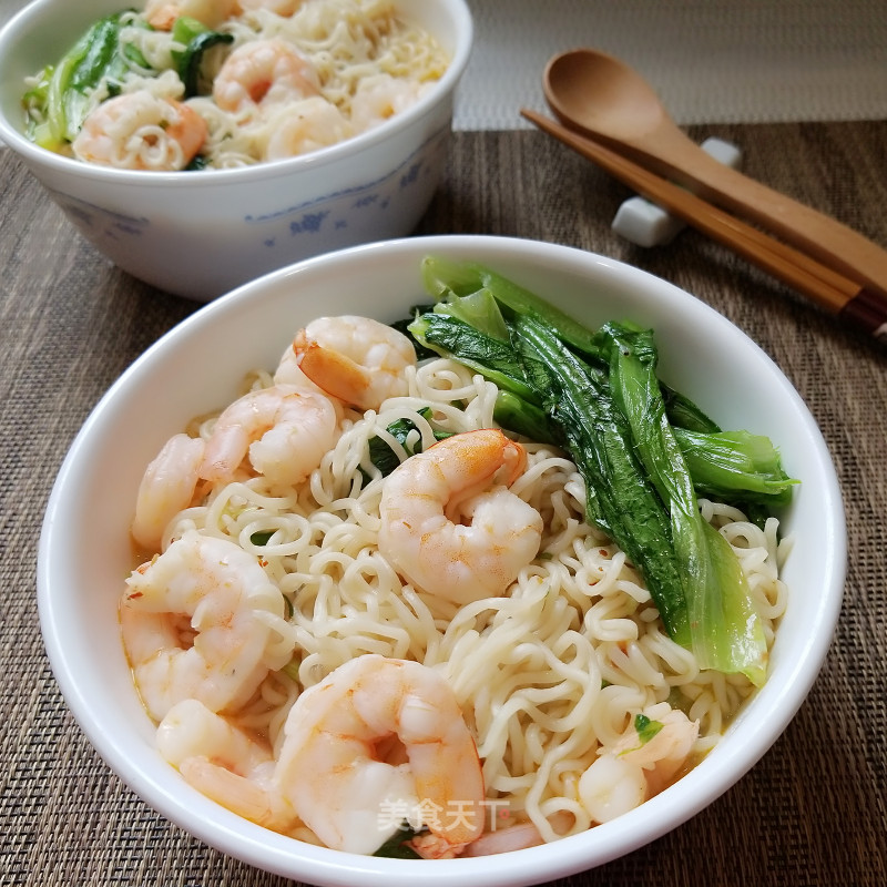 Instant Noodles with Shrimp recipe