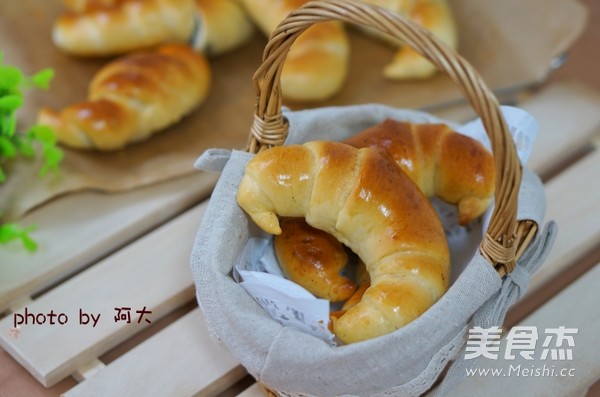 Black Sesame Croissant recipe