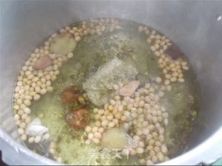 Fish Bone Soup with Milk, Yellow Mung Beans and Fish Bone Soup recipe