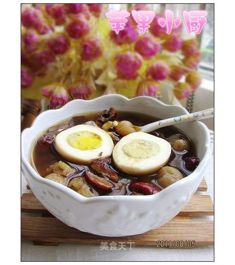 Stewed Eggs with Longan and Red Dates