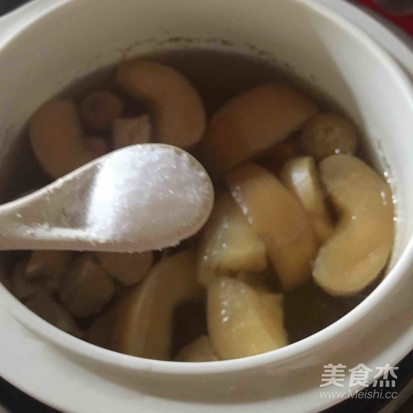 Sea Coconut and Apple Lean Meat Soup recipe