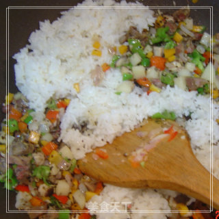 Colorful Rice and Rice, Who Can Resist ------baked Rice with Vegetables and Sausages recipe