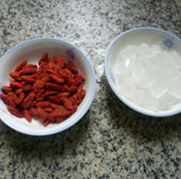 Goji Berry and Watermelon Rind Porridge recipe
