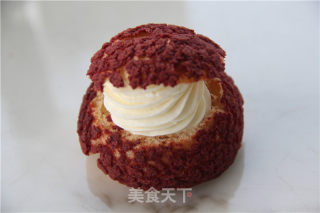 A Red Yeast Pastry is The Most Pleasant in Autumn-red Yeast Pastry Puffs recipe