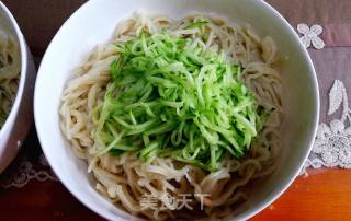 Homemade Sophora Pork Sauce Hand Rolled Noodles recipe