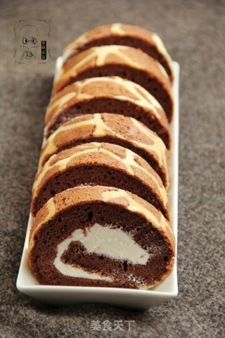 Giraffe Pattern Cocoa Cake Roll recipe