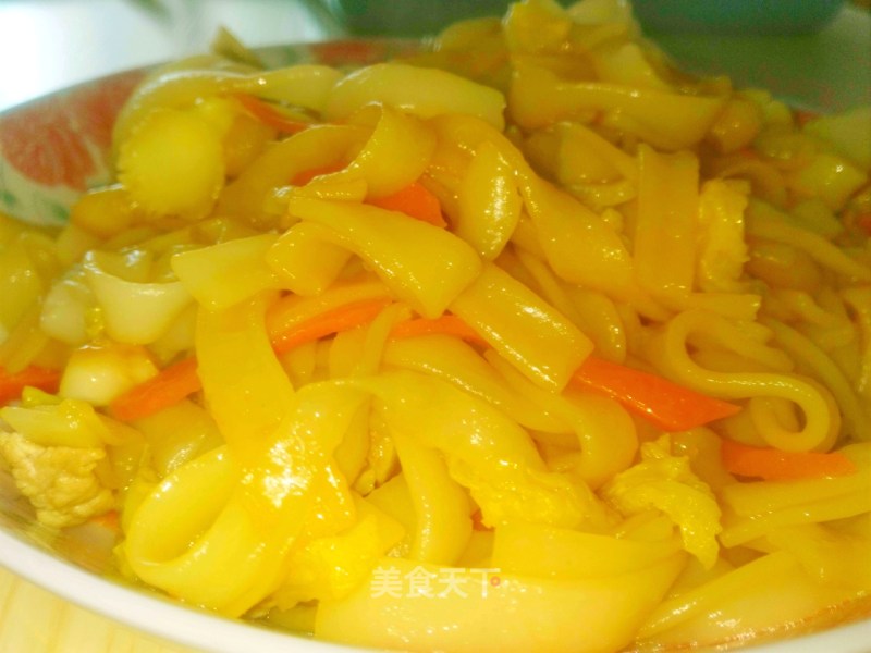 Stir-fried Hor Fun with Carrots and Onions recipe