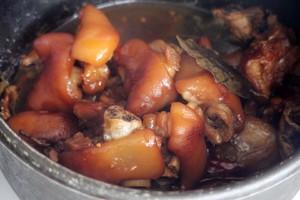 Crispy Roast Pork Trotters recipe