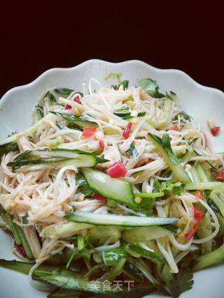 Cucumber Mixed with Enoki Mushrooms recipe