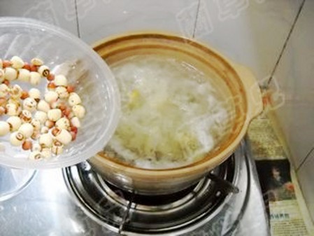 Gorgon, Lotus Seed and Tremella Soup recipe