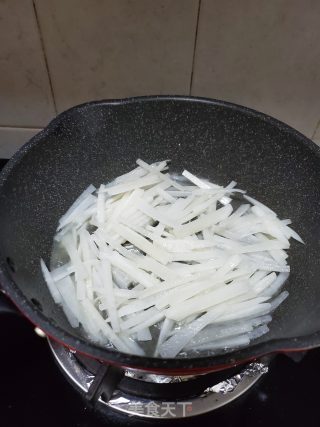 Stir-fried Beef with Carrot Sticks recipe